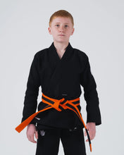 Lade das Bild in den Galerie-Viewer, Kimono BJJ (GI) Kingz Kore Youth 2.0. Schwarz mit weißem Gürtel