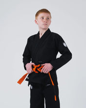 Lade das Bild in den Galerie-Viewer, Kimono BJJ (GI) Kingz Kore Youth 2.0. Schwarz mit weißem Gürtel