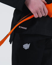 Lade das Bild in den Galerie-Viewer, Kimono BJJ (GI) Kingz Kore Youth 2.0. Schwarz mit weißem Gürtel