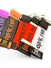 Lade das Bild in den Galerie-Viewer, Schlüsselanschlüsse "Absolventen" epische Rolle