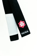 Load image into Gallery viewer, Cinturón Kanji "Original" - Negro con barra Blanca - StockBJJ