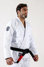 Lade das Bild in den Galerie-Viewer, Kimono Kingz Balístico 3.0 - Blanco - StockBJJ