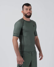 Lade das Bild in den Galerie-Viewer, Rashguard Kingz Kore V2 Kurzarm- Grün