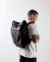 Lade das Bild in den Galerie-Viewer, Kingz Roll Top Training Rucksack
