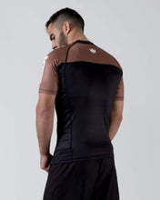 Lade das Bild in den Galerie-Viewer, Rashguard Kingz rangierte Performance Kurzarm - Brown