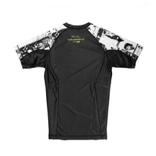 Lade das Bild in den Galerie-Viewer, Bruce Lee X Moya / Flow Rashguard