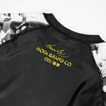 Lade das Bild in den Galerie-Viewer, Bruce Lee X Moya / Flow Rashguard