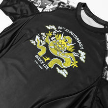 Lade das Bild in den Galerie-Viewer, Bruce Lee X Moya / Flow Rashguard
