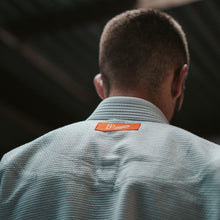 Lade das Bild in den Galerie-Viewer, Kimono BJJ (GI) Fortschritt Featherlight Lightweight Competition-White