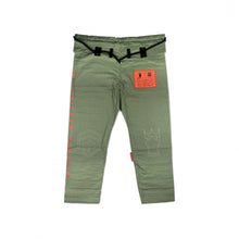 Lade das Bild in den Galerie-Viewer, Kimono BJJ (GI) Moskova Limited Edition- Künstler Martial X Moskova Zusammenarbeit