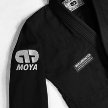 Lade das Bild in den Galerie-Viewer, Kimono BJJ (GI) Moya Brand Comp Air 24- Schwarz
