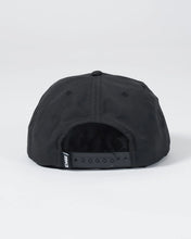 Lade das Bild in den Galerie-Viewer, Crown Patch 5-Panel Strapback Hat - Black
