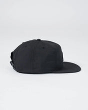 Lade das Bild in den Galerie-Viewer, Crown Patch 5-Panel Strapback Hat - Black
