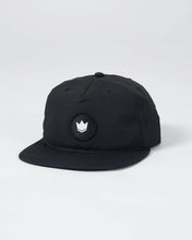 Lade das Bild in den Galerie-Viewer, Crown Patch 5-Panel Strapback Hat - Black
