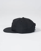 Lade das Bild in den Galerie-Viewer, Crown Patch 5-Panel Strapback Hat - Black
