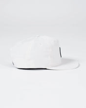 Lade das Bild in den Galerie-Viewer, Crown Patch 5-Panel Strapback Hat - Natural

