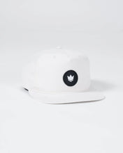 Lade das Bild in den Galerie-Viewer, Crown Patch 5-Panel Strapback Hat - Natural
