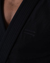 Lade das Bild in den Galerie-Viewer, Kimono BJJ (Gi) Kingz Ultralight 2.0. - Black Out Limited Edition
