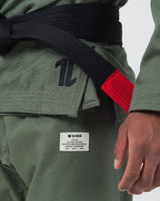 Lade das Bild in den Galerie-Viewer, The ONE Jiu Jitsu Gi - Military Green - Limited Edition

