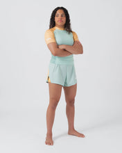 Lade das Bild in den Galerie-Viewer, Rashguard Kingz Terra Women´s Short Sleeve-Green Edition
