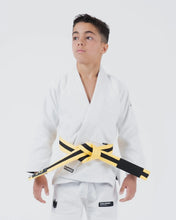 Load image into Gallery viewer, Kimono BJJ (GI) Kingz Kore Youth 2.0. White with white belt
