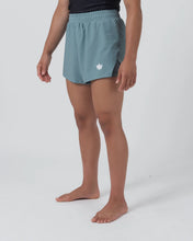 Lade das Bild in den Galerie-Viewer, Hybrid Women´s Shorts- Sage
