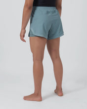 Lade das Bild in den Galerie-Viewer, Hybrid Women´s Shorts- Sage
