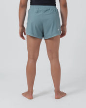 Lade das Bild in den Galerie-Viewer, Hybrid Women´s Shorts- Sage
