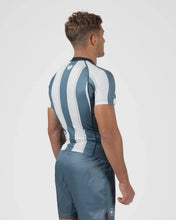Lade das Bild in den Galerie-Viewer, Vintage Futebol Rashguard
