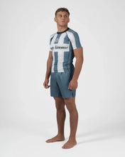 Lade das Bild in den Galerie-Viewer, Vintage Futebol Rashguard
