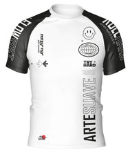 Lade das Bild in den Galerie-Viewer, V2 Rashguard Try Hard Millenium White
