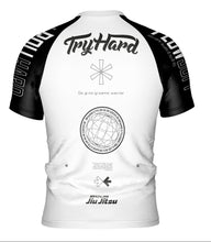 Lade das Bild in den Galerie-Viewer, V2 Rashguard Try Hard Millenium White
