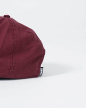 Lade das Bild in den Galerie-Viewer, Slant Dad Hat - Maroon
