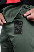 Lade das Bild in den Galerie-Viewer, Kimono Kingz Classic 3.0- Verde Militar - StockBJJ
