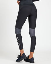 Lade das Bild in den Galerie-Viewer, Compression Legging RVCA Women - StockBJJ
