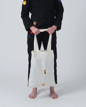 Lade das Bild in den Galerie-Viewer, Kimono Bjj (Gi) Kingz die eine Frauen - die Ausgabe -Negro
