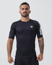 Lade das Bild in den Galerie-Viewer, Rashguard Kingz Kore V2 Kurzarmschwarz
