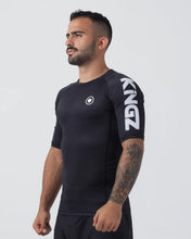 Lade das Bild in den Galerie-Viewer, Rashguard Kingz Kore V2 Kurzarmschwarz
