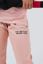 Lade das Bild in den Galerie-Viewer, Kimono BJJ (GI) Maeda Red Label 3.0 Pfirsich für Frauen - Weißer Gürtel enthalten
