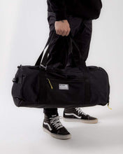 Lade das Bild in den Galerie-Viewer, Kingz Crown Duffle Bag
