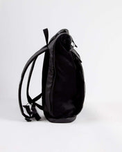 Lade das Bild in den Galerie-Viewer, Kingz Roll Top Training Rucksack
