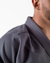 Load image into Gallery viewer, Kimono BJJ (Gi) Kingz Relentless - Gris
