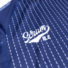 Lade das Bild in den Galerie-Viewer, Scrible Saku Soccer Rashguard
